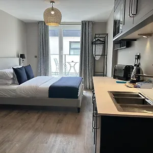 central-studios.cardiffhotelswales.com/