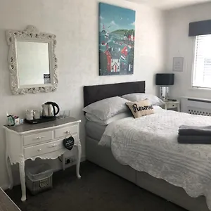 Bed & Breakfast Southend Airport, Rochford
